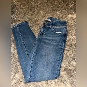 Juniors California Vintage Golden State Skinny Jeans